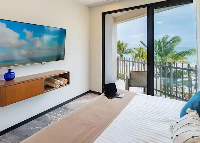 Beachfront Roof Pool 5th Ave 2 Blocks Gym Apartment Playa del Carmen