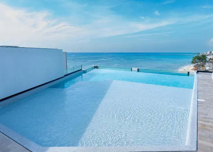 Beachfront Roof Pool 5th Ave 2 Blocks Gym * Playa del Carmen