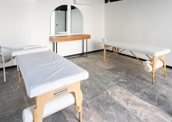 Apartment Beachfront Roof Pool 5th Ave 2 Blocks Gym *